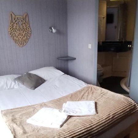 Hotel Des Cevennes Mezilhac Bagian luar foto